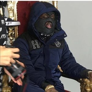 Meet your Posher, Dee